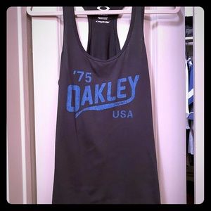 Black/Navy Oakley racerback tank top - size M